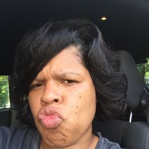 Meet your Posher, Yolanda